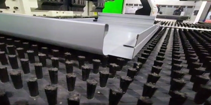 高效加工时代:电液伺服数控折弯机如何提升钣金折弯精度与效率?